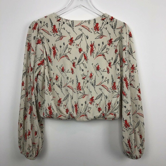 ASTR The Label Crop Top Pleated Surplice Small - Picture 8 of 9